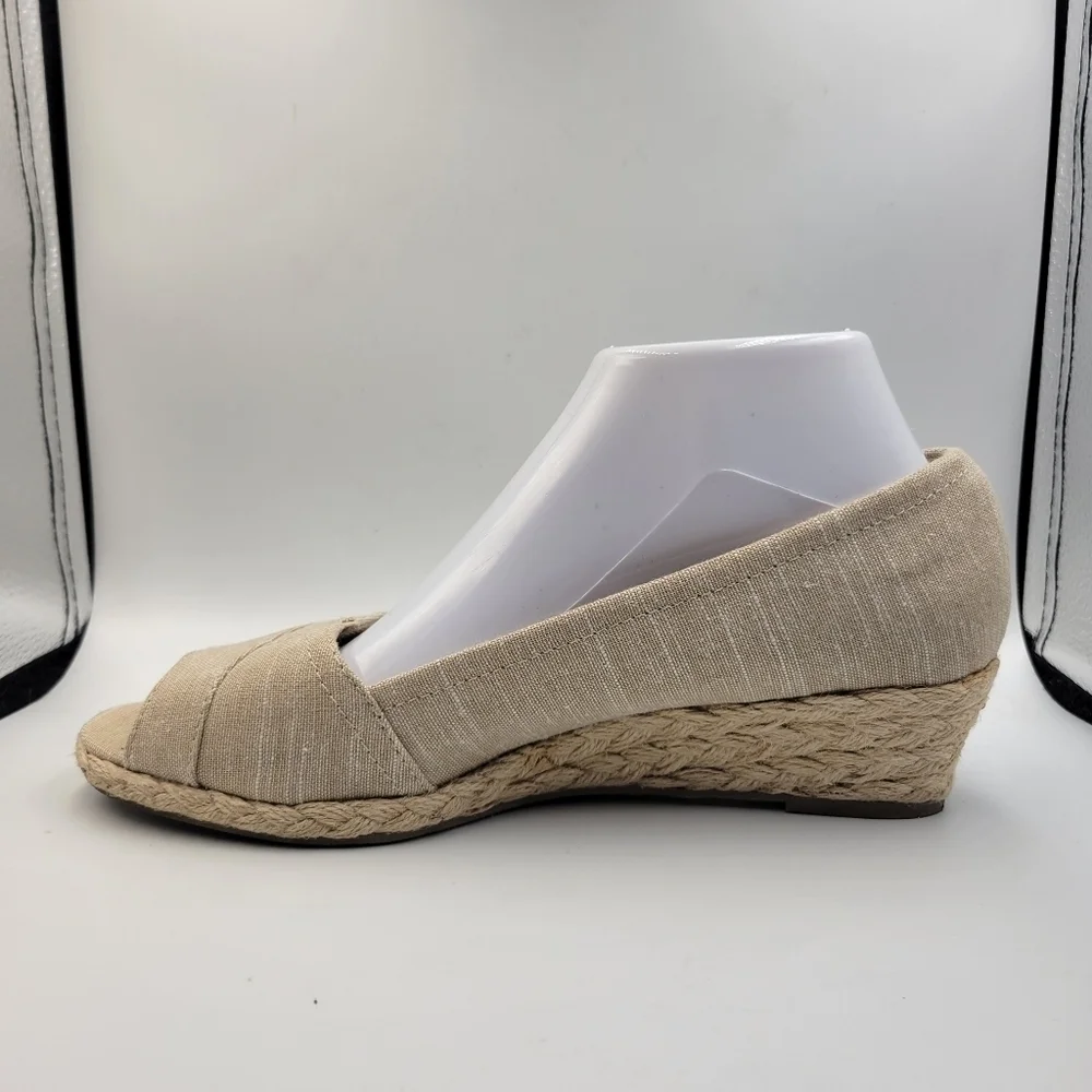 Lifestride Lioness Tan Canvas Espadrille Wedges Sz 8.5